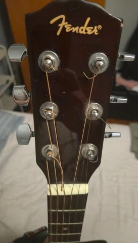 Fender ηλεκτροακουστική κιθάρα με θήκη 