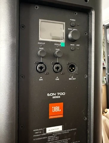 2x JBL EON 715 + 2 βάσεις ηχείων