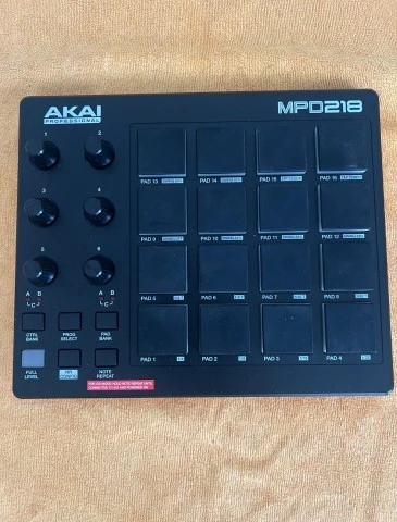 AKAI MPD218