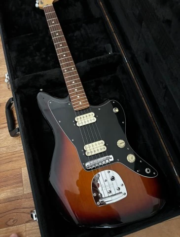 Fender Jazzmaster Player 750€