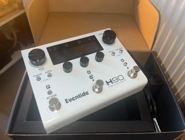 H90 Harmoniser + Barn 3 OXU FOOTSWITCH 