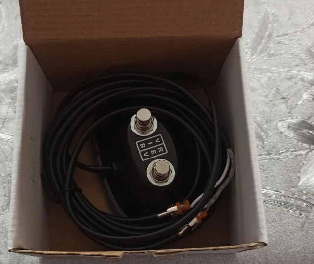 blackfece footswitch rev+Vib / RCA 