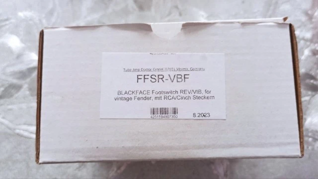 blackfece footswitch rev+Vib / RCA 