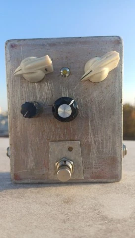 Blue Pedals "Crash n' Go" Fuzz - Prototype #1 (Handwire