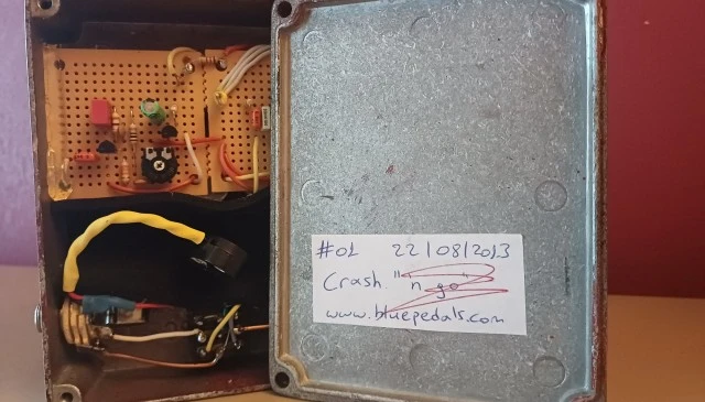 Blue Pedals "Crash n' Go" Fuzz - Prototype #1 (Handwire