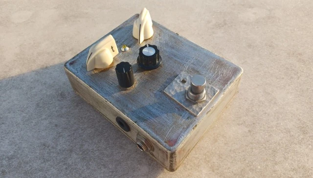 Blue Pedals "Crash n' Go" Fuzz - Prototype #1 (Handwire