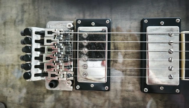 Epiphone Small Brendon Ghosthorse Προσφορές Δεκτές
