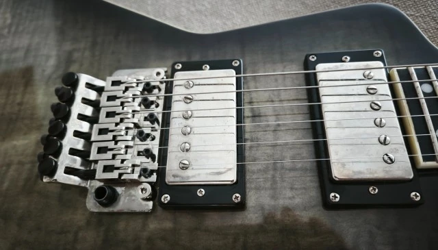 Epiphone Small Brendon Ghosthorse Προσφορές Δεκτές