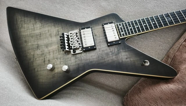 Epiphone Small Brendon Ghosthorse Προσφορές Δεκτές