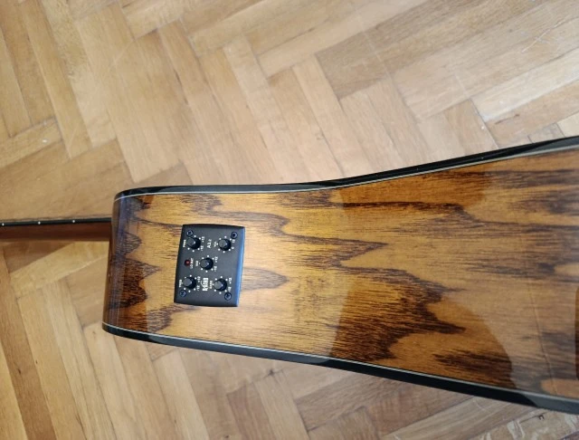 Hλεκτροακουστική κιθάρα Washburn D46SCE dreadnought με cutaway και θήκη