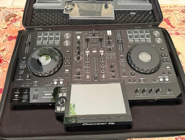 Pioneer DJ XDJ-RX3 + Soft Carrying Bag + Clear Cover