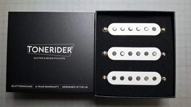 TONERIDER SURFARI SSS Alnico 3