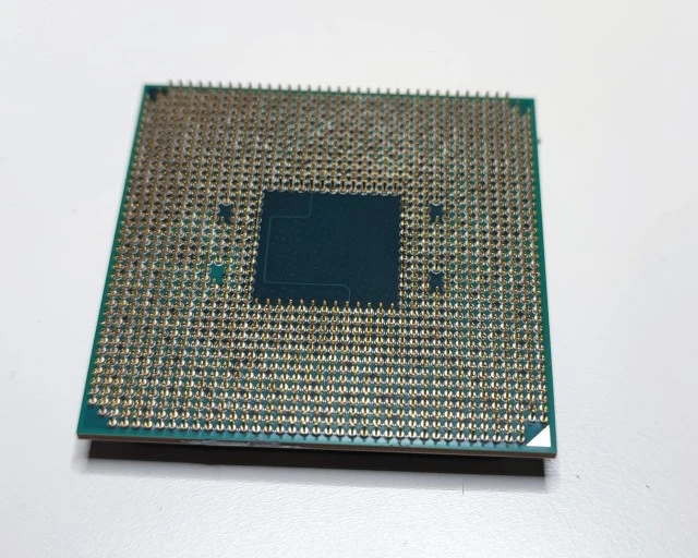 AMD Ryzen 3 3200G + Ψύκτρα