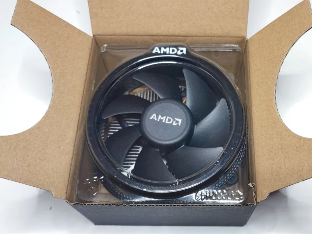 AMD Ryzen 3 3200G + Ψύκτρα