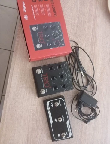 Digitech trio band creator looper 