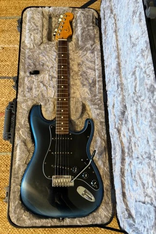 Fender American Professional II Startocaster Dark Night