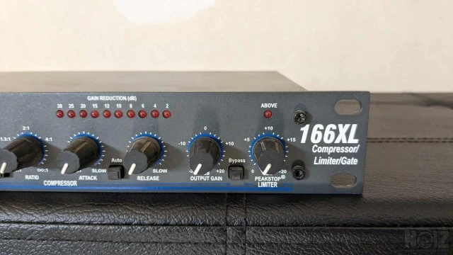 DBX 166XL Compressor  Limiter  Gate