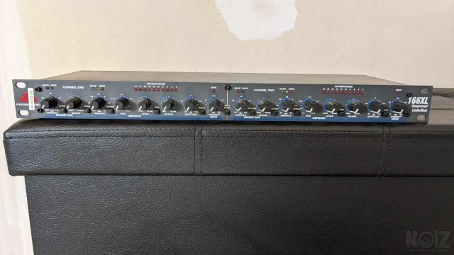 DBX 166XL Compressor  Limiter  Gate