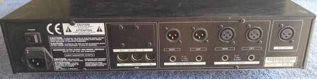 EQ analyzer anti feedback Behringer DSP 