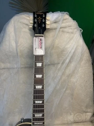 Vintage v100 reissue bigsby