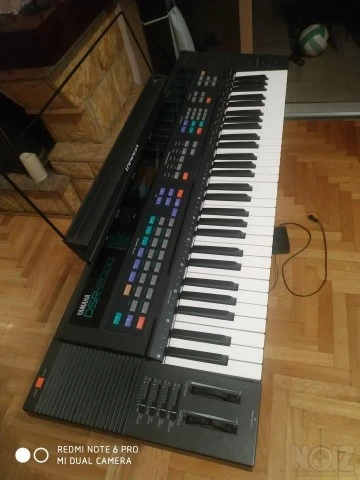 Synthesiser Yamaha DSR-2000