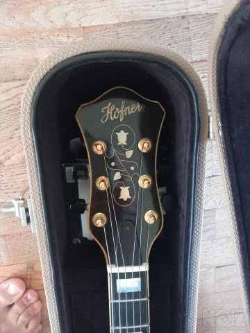 Hofner New President Vintage