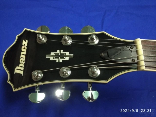 Ibanez semi hollow AS73