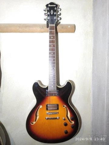 Ibanez semi hollow AS73