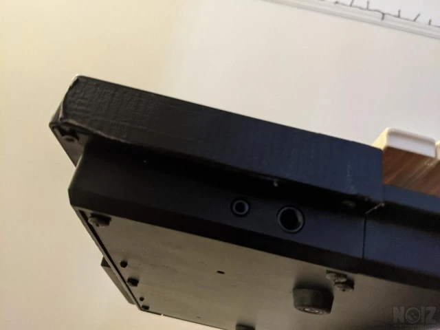 Yamaha DX7 (DX7IID) με σκληρή θήκη/hard 