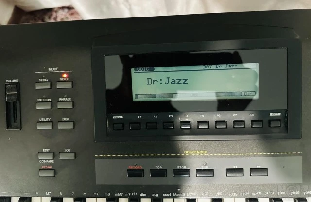 Yamaha QS300 Synthesizer