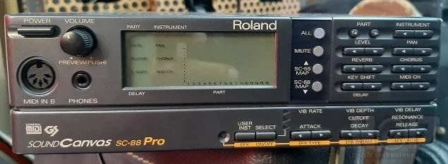 ROLAND SOUND CANVAS SC-88 Pro