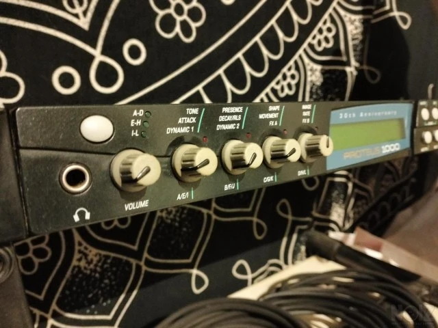 EM-U Proteus 1000 sound module