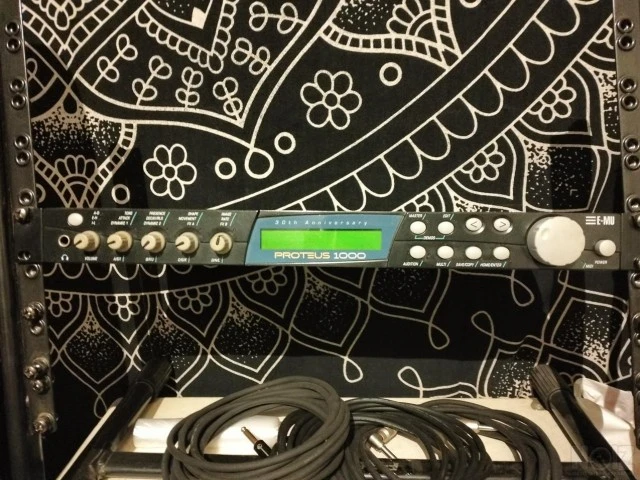 EM-U Proteus 1000 sound module