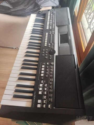 Yamaha PSR sx 600 ΜΕ ΠΟΛΛΑ ΕΞ