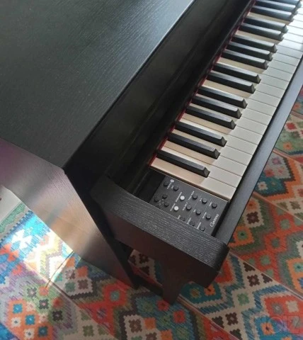 Yamaha CLP-645B - Black
