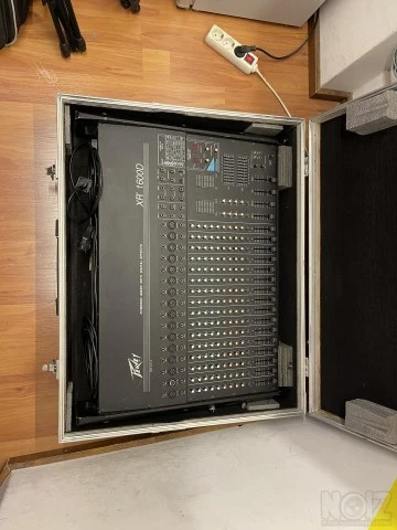 Peavey XR1600D mixer