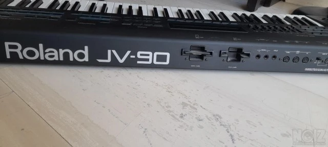 Roland JV-90