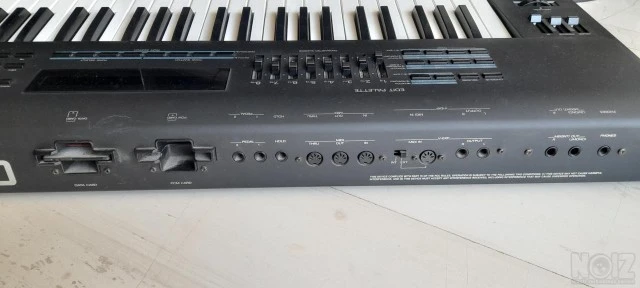 Roland JV-90