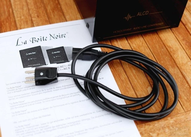 La Boite Noir Hologram Audio Line Condit