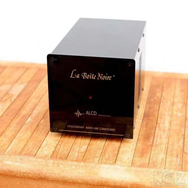 La Boite Noir Hologram Audio Line Condit