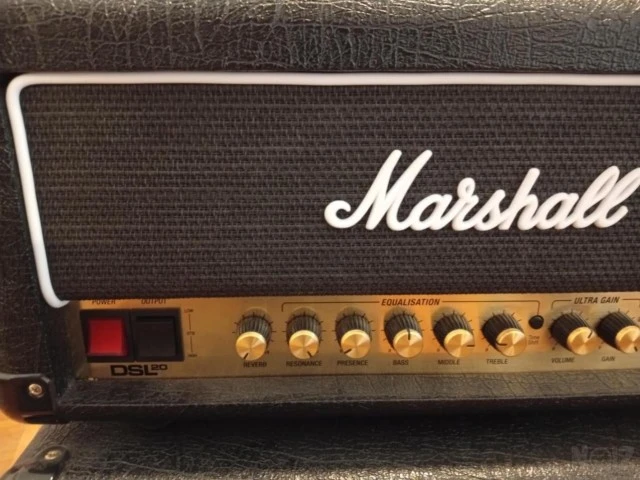 Marshall DSL20HR και Marshall MX112 με C