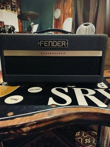 Fender Bassbreaker 15 (head)
