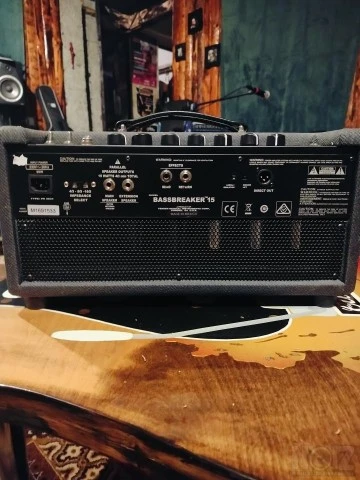 Fender Bassbreaker 15 (head)