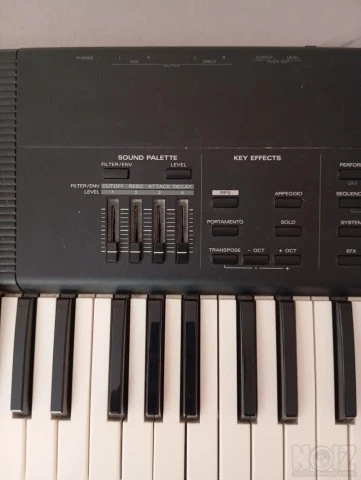 Rolland Xp-60 synthesizer keyboard