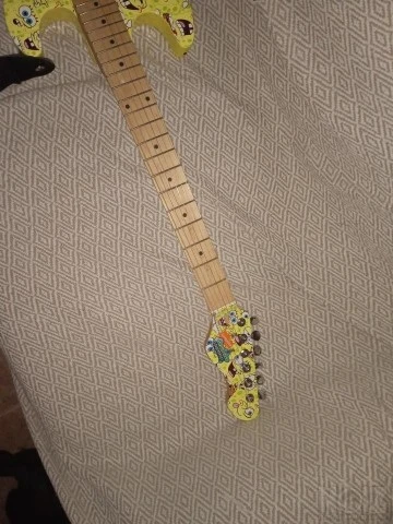 SpongeBob electric guitar with amp