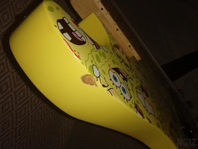 SpongeBob electric guitar with amp