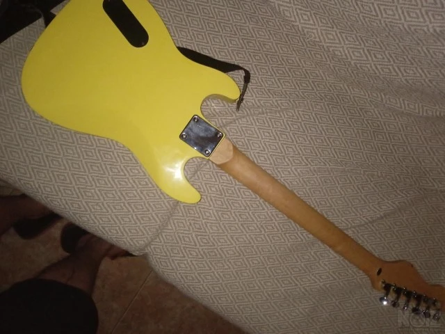SpongeBob electric guitar with amp