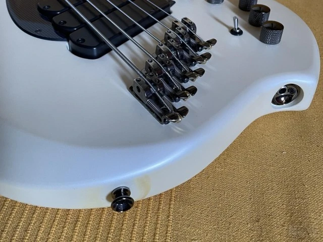 Dingwall NG3 5-string Ducati Pearl White