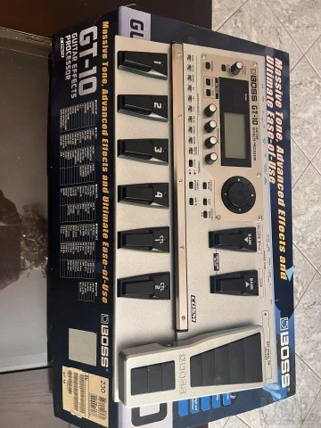 Boss GT-10