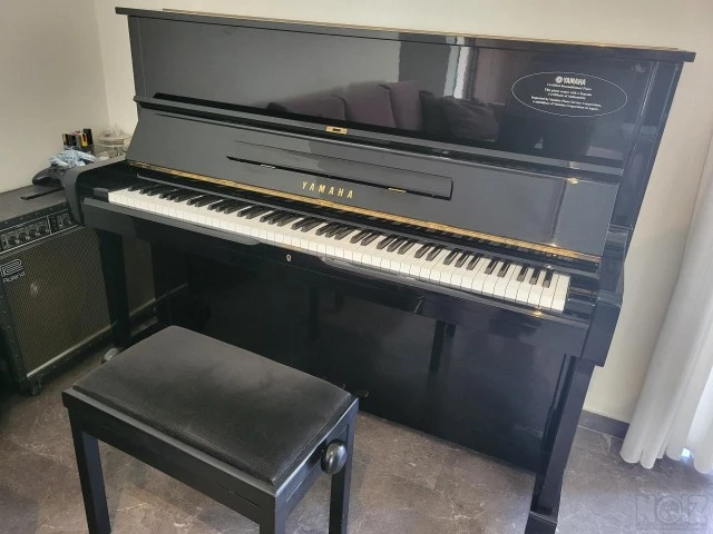 Yamaha U1G